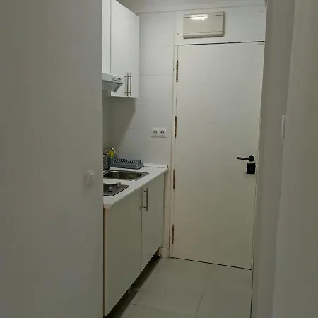 Luminoso Y Moderno Estudio Plaza Andalucia * トレモリノス